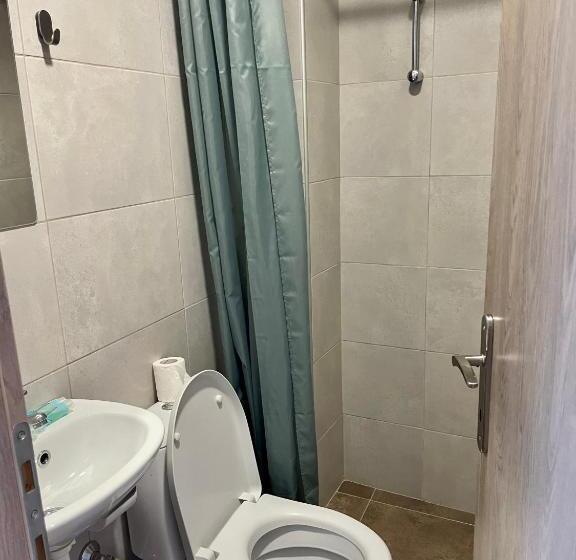 اتاق استاندارد سه نفره, Kastoria
