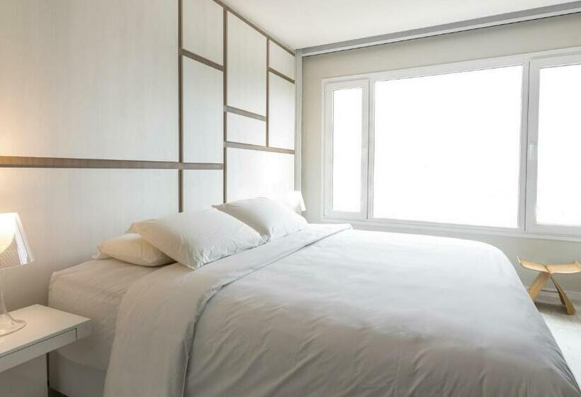 استودیوی سوپریور, Hub Hotel Asuncion