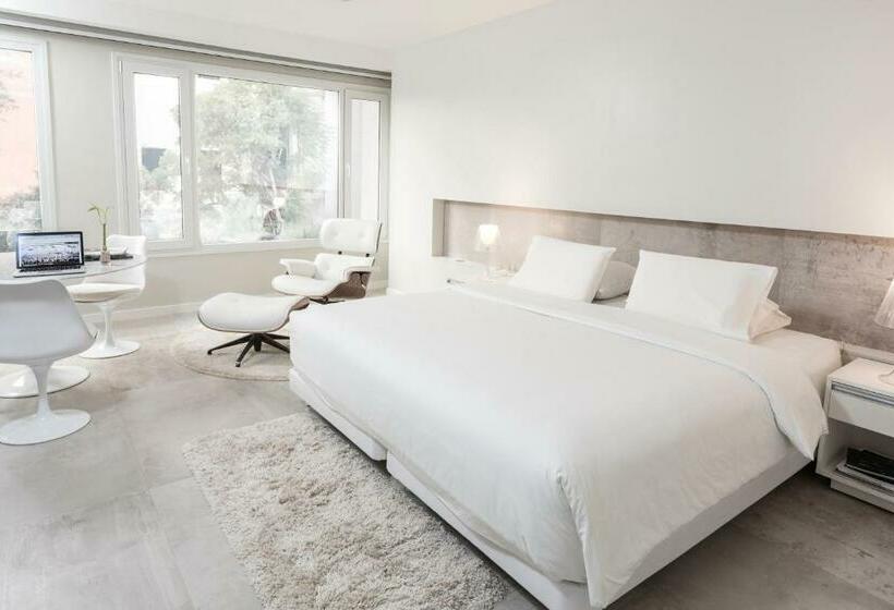 استودیوی لوکس, Hub Hotel Asuncion