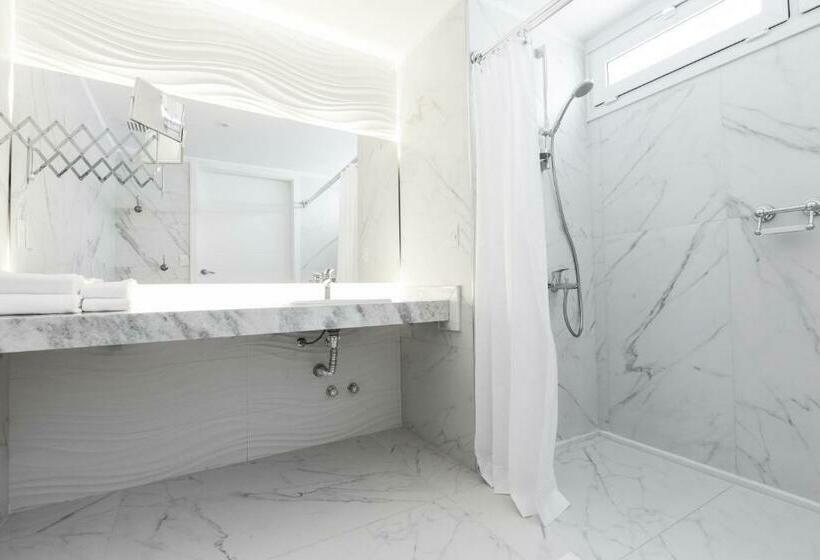 استودیوی لوکس, Hub Hotel Asuncion