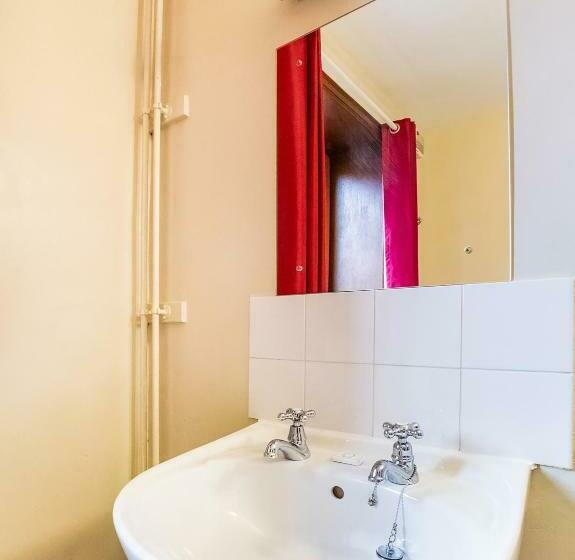 اتاق استاندارد یک تخته با سرویس بهداشتی مشترک, Lost Guest House Aberdeen
