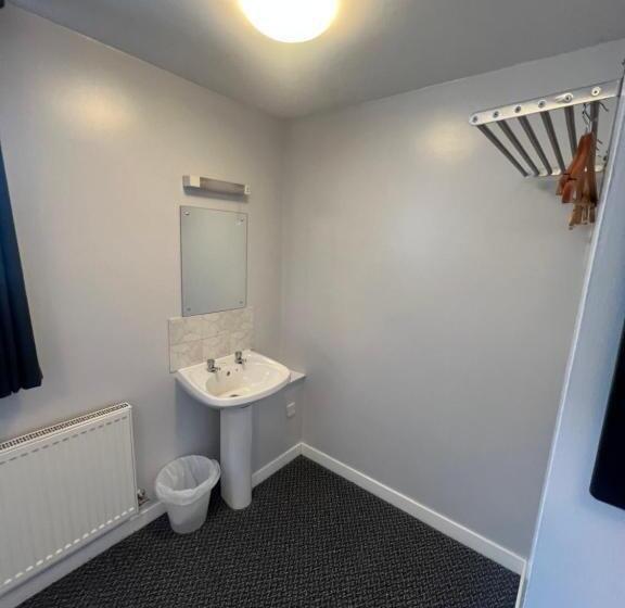 اتاق استاندارد با سرویس بهداشتی مشترک, Lost Guest House Aberdeen