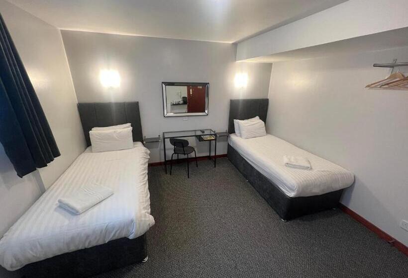 اتاق استاندارد با سرویس بهداشتی مشترک, Lost Guest House Aberdeen