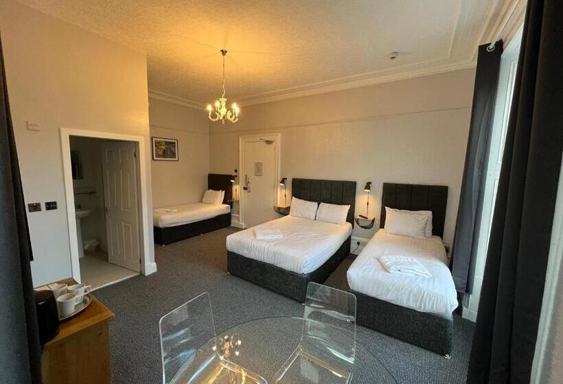 اتاق خانوادگی, Lost Guest House Aberdeen