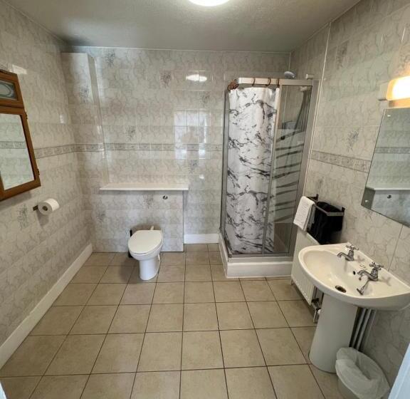 اتاق خانوادگی, Lost Guest House Aberdeen