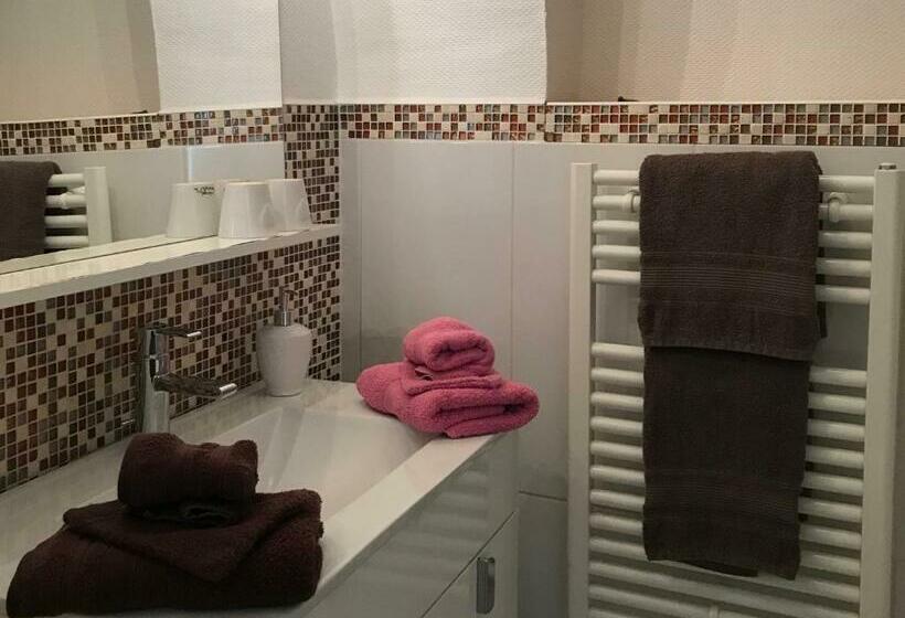اتاق استاندارد, B&b Le Miroir Aux Fées Bordeaux