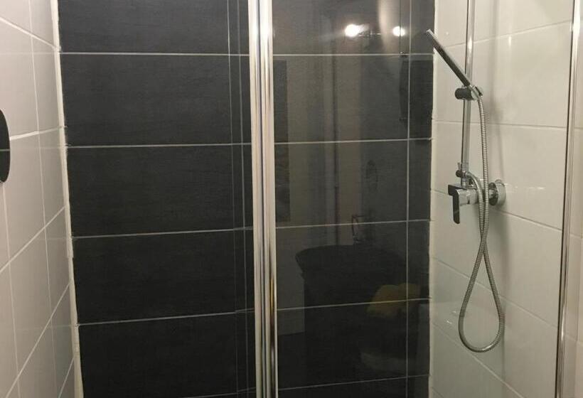 اتاق استاندارد, B&b Le Miroir Aux Fées Bordeaux