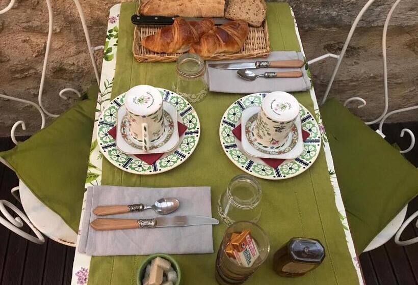 اتاق استاندارد سه نفره, B&b Le Miroir Aux Fées Bordeaux