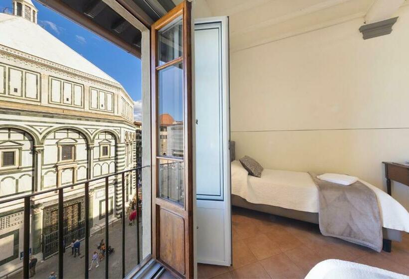 اتاق استاندارد سه تخته با چشم‌انداز, B&b Soggiorno Battistero