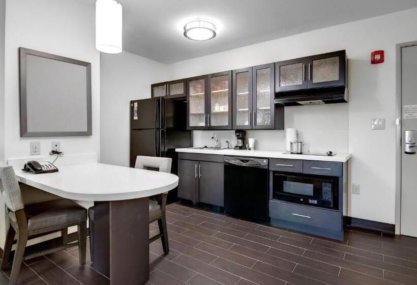 اتاق استاندارد با تخت بزرگ برای معلولان, Candlewood Suites Waco, An Ihg