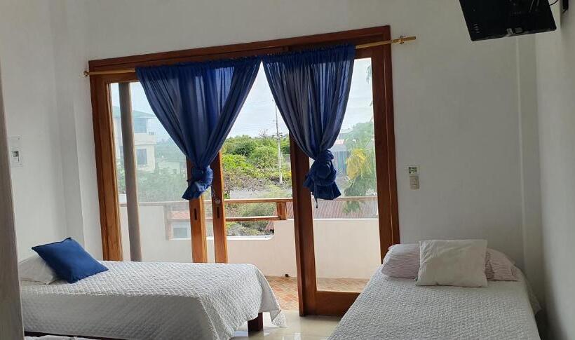اتاق استاندارد سه نفره, Hospedaje Delfin Azul