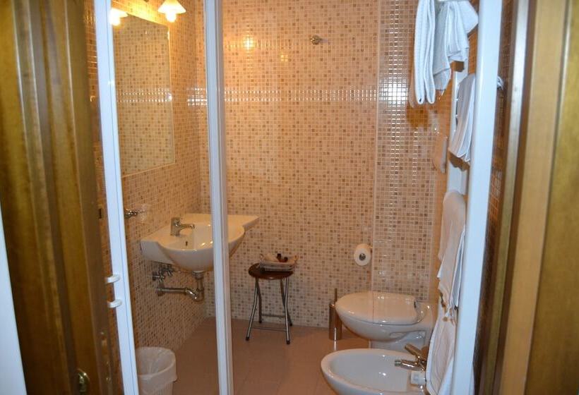 اتاق استاندارد, Lusi