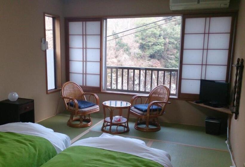 اتاق استاندارد با سرویس بهداشتی مشترک, Miyoshino Sakuraan