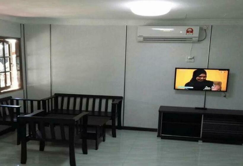 اتاق لوکس چهار تخته, Rasa Senang Villa  Islam Guest Only