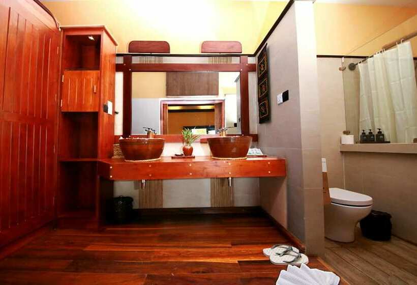 ویلای لوکس 1 خوابه, The Hotel Kalaw Hill Lodge