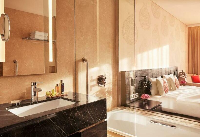 Premium Room City View, Vivanta Guwahati