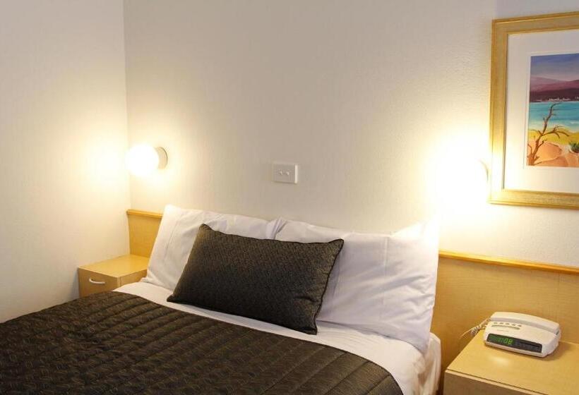 اتاق استاندارد سه نفره, Mid City Motor Inn Queanbeyan