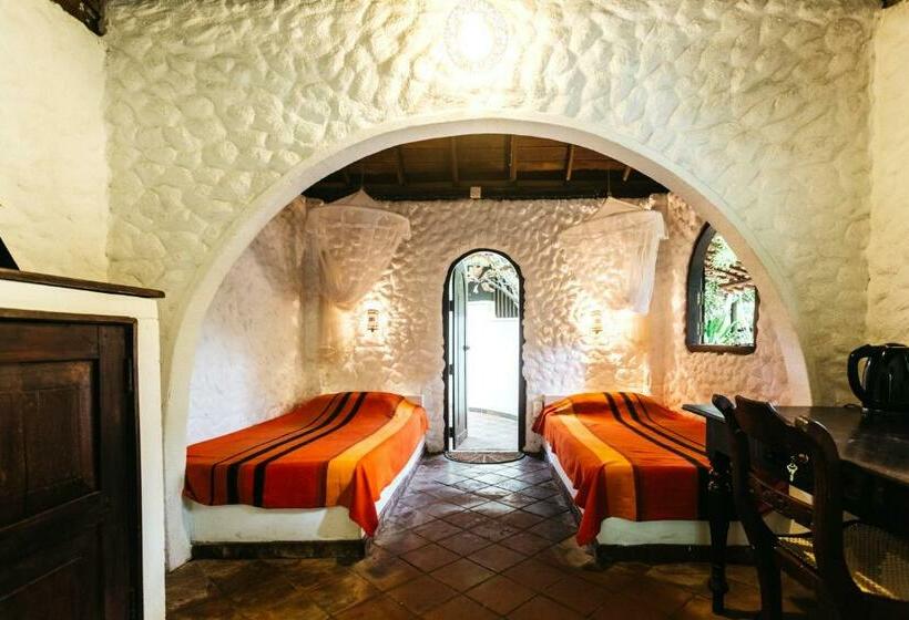اتاق اکونومی, Secret Garden Villa   Unawatuna
