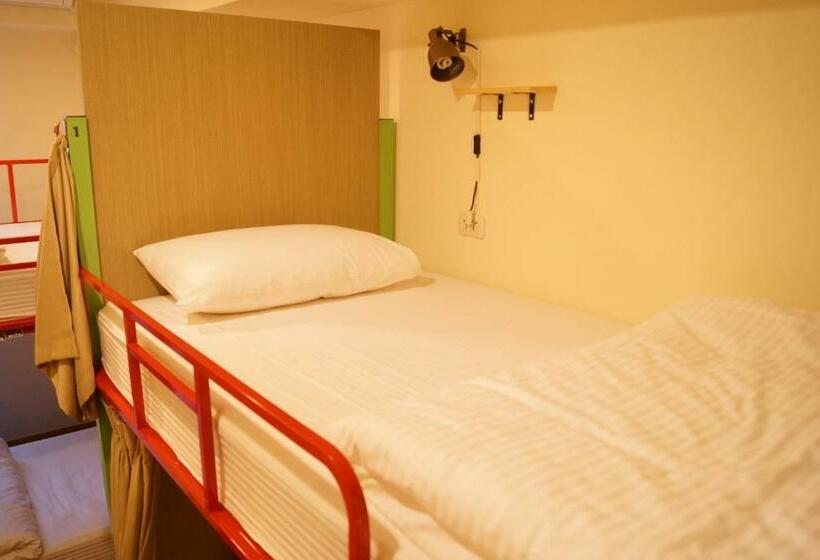 تختخواب در اتاق مشترک, Tripgg Hostel