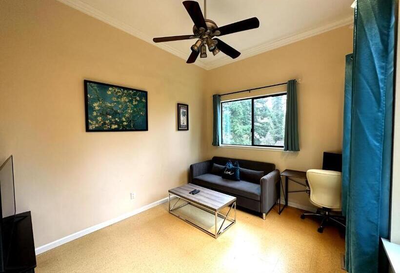 Standard Triple Room with Terrace, Green Garden