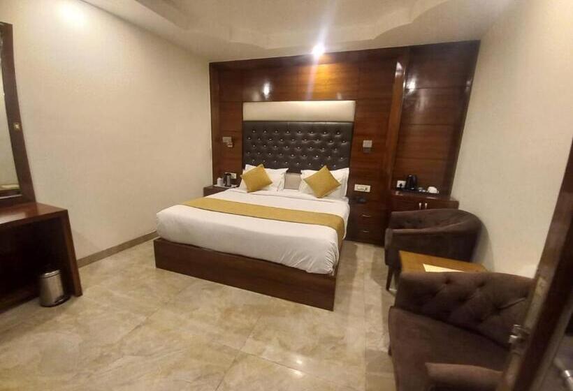 اتاق لوکس, Blue Orchid   A 3 Star Heaven In Tricity