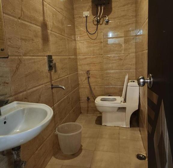 اتاق خانوادگی, Airport Hotel Asian Blue Luxury