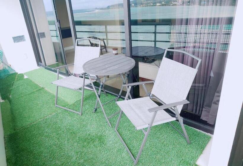 سوییت جونیور با چشم‌انداز دریا, Alupang Beach Tower, Upgraded Units