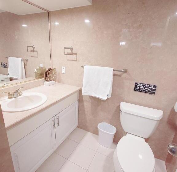 سوییت جونیور با چشم‌انداز دریا, Alupang Beach Tower, Upgraded Units