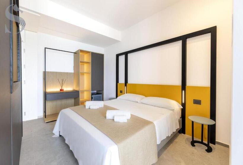 اتاق استاندارد چهار تخته با چشم‌انداز دریا, Sud Hotel Pulsano