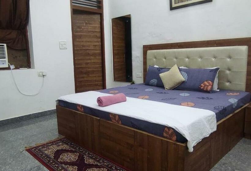 اتاق اکونومی, Taj Backpackers Hostel