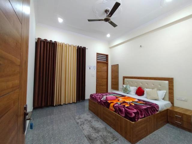 اتاق لوکس, Taj Backpackers Hostel