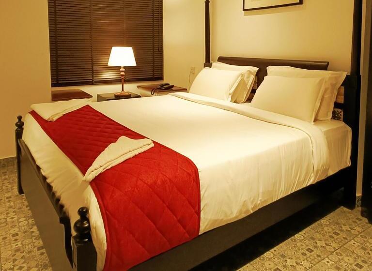اتاق کلاب, Napier Heritage By Velvet Hotels