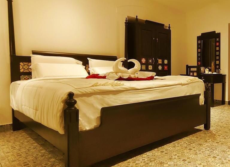 اتاق کلاب, Napier Heritage By Velvet Hotels