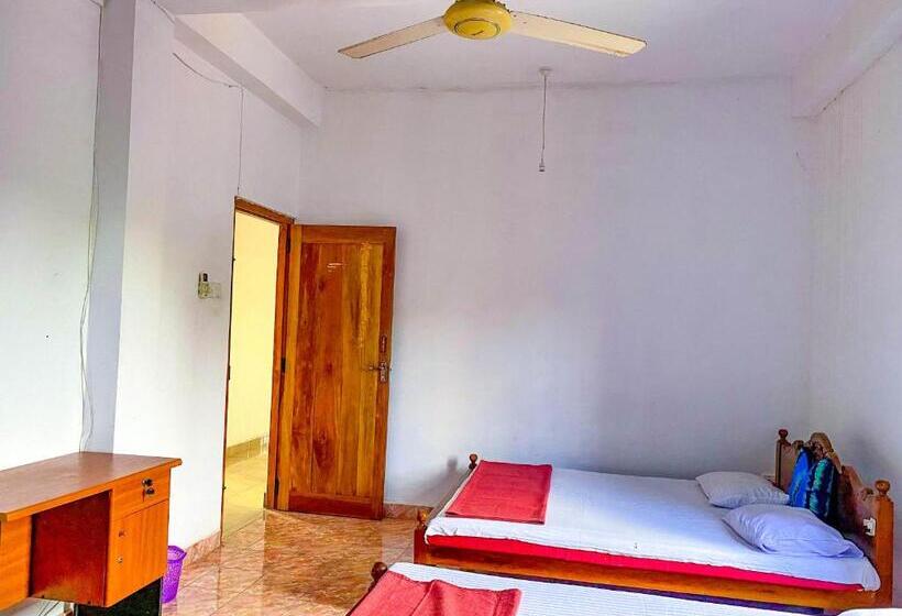 اتاق استاندارد چهار تخته, Geesh Residence  Rooms In Jaffna