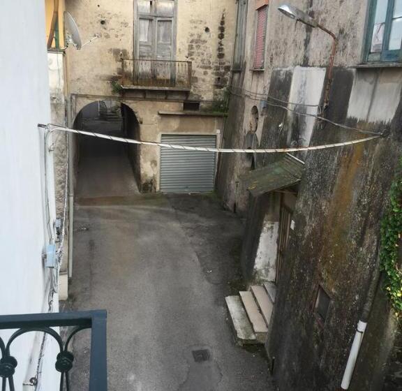 اتاق خانوادگی, B&b Pozzo Dei Desideri