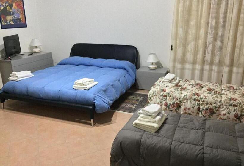 اتاق خانوادگی, B&b Pozzo Dei Desideri