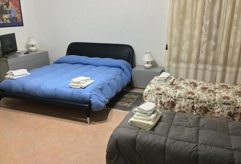 اتاق خانوادگی, B&b Pozzo Dei Desideri