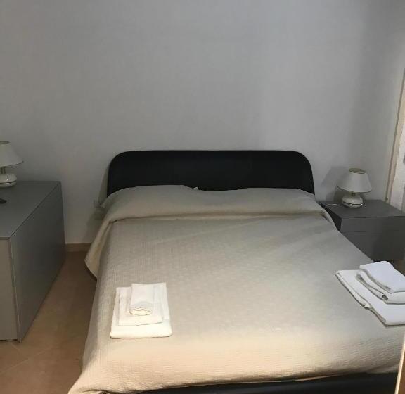 اتاق خانوادگی, B&b Pozzo Dei Desideri