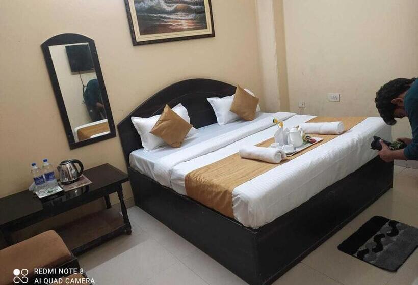 اتاق استاندارد, Collection O Hotel Pal Avadh