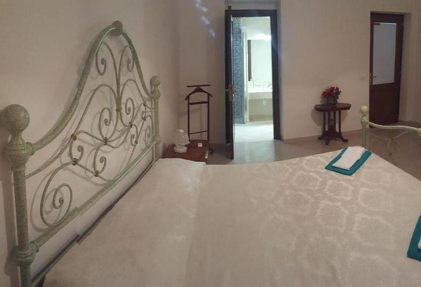 اتاق سوپریور با تخت بزرگ, Zia Mia B&b