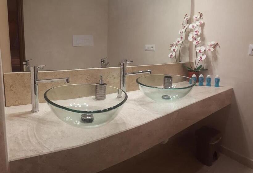 اتاق سوپریور با تخت بزرگ, Zia Mia B&b