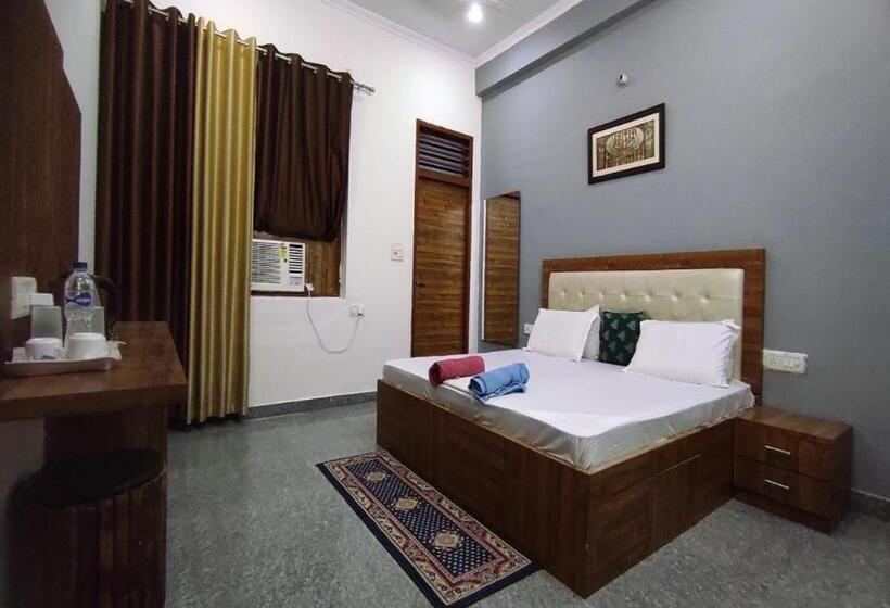 اتاق لوکس, Taj Street Hostel