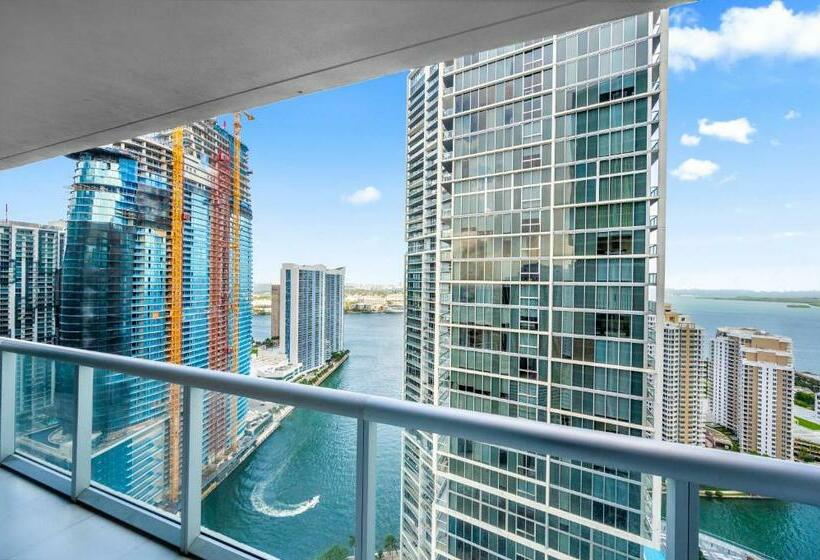 آپارتمان 1 خوابه با چشم‌انداز استخر, W Icon Brickell  Luxury 2br Highrise Corner Condo