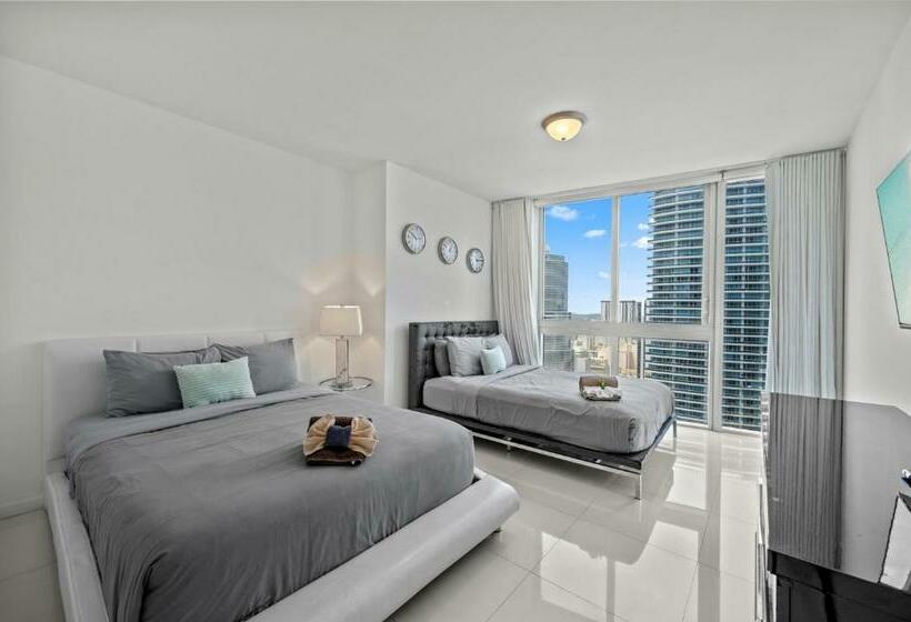 آپارتمان 1 خوابه با چشم‌انداز استخر, W Icon Brickell  Luxury 2br Highrise Corner Condo