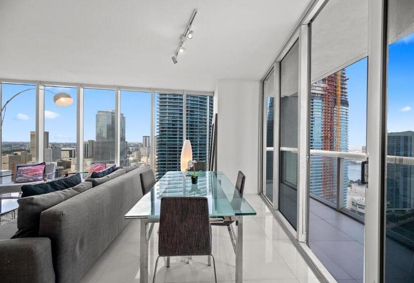 آپارتمان 1 خوابه با چشم‌انداز استخر, W Icon Brickell  Luxury 2br Highrise Corner Condo