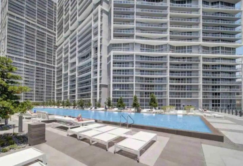 آپارتمان 1 خوابه با چشم‌انداز استخر, W Icon Brickell  Luxury 2br Highrise Corner Condo