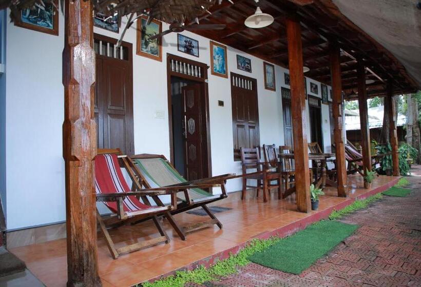 اتاق استاندارد در طبقه همکف, Malayalam Lake Resort