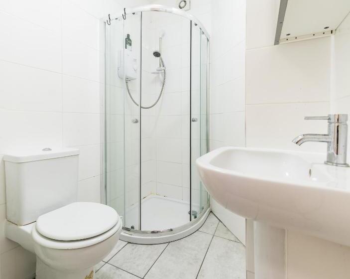اتاق استاندارد با سرویس بهداشتی مشترک, City Rooms