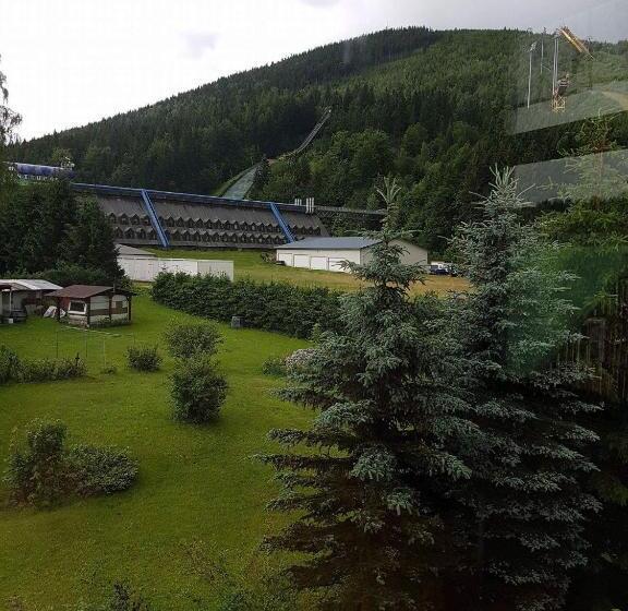 标准间, Penzion Varšavjanka