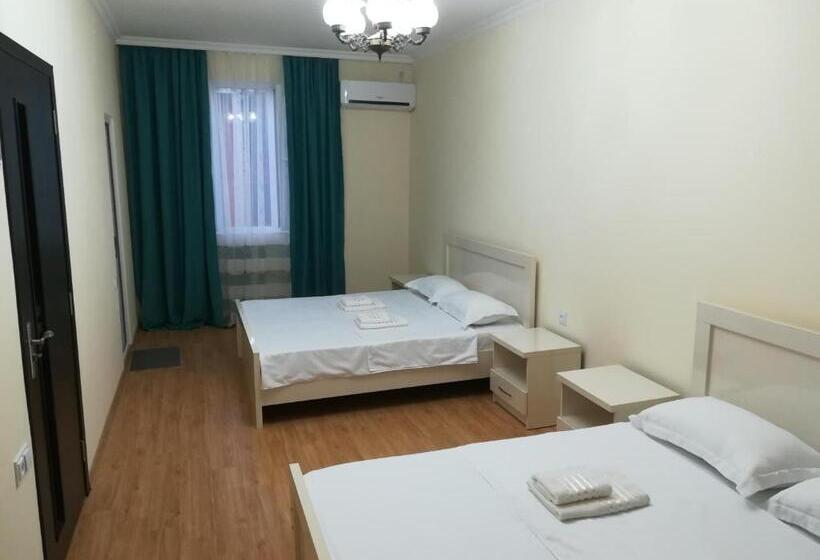 اتاق استاندارد چهار تخته, West House